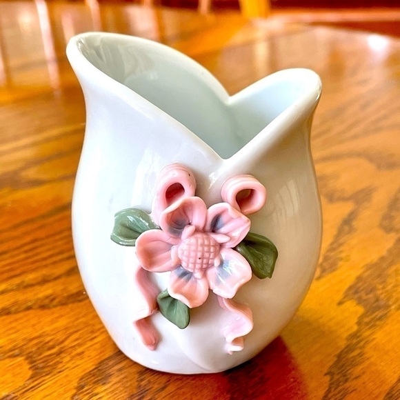Bud Vase Ceramic Flower Ribbon White Pink Green Small Vintage - Picture 1 of 8